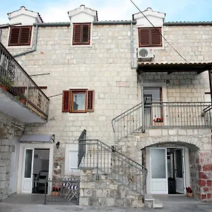  Apartment Basic Croatia